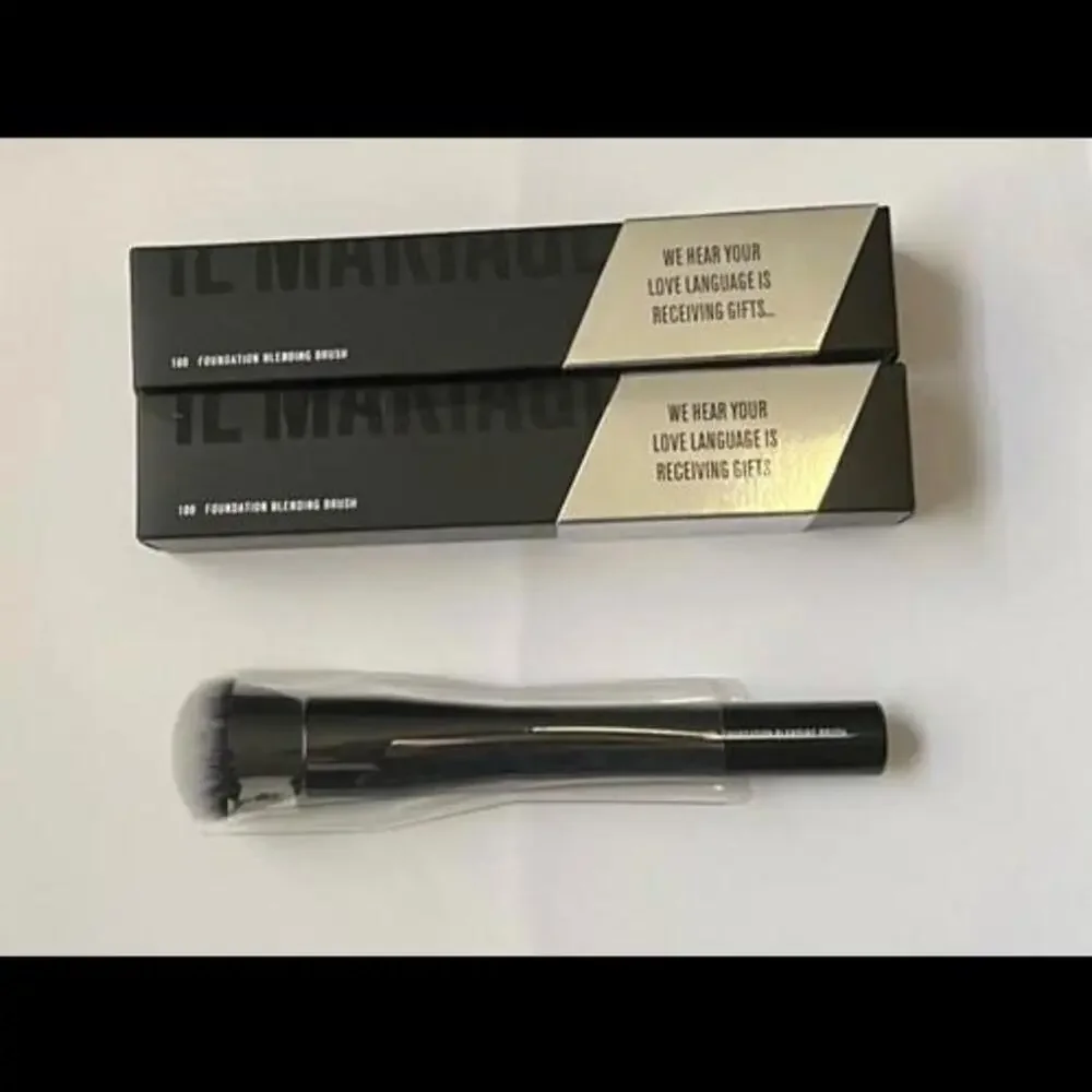 IL MAKIAG #100 BLENDING BRUSH FOUNDATION BOXED LOT OF 2 NIB - Picture 1 of 1